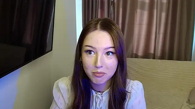 silver girl online show from 04.16.26