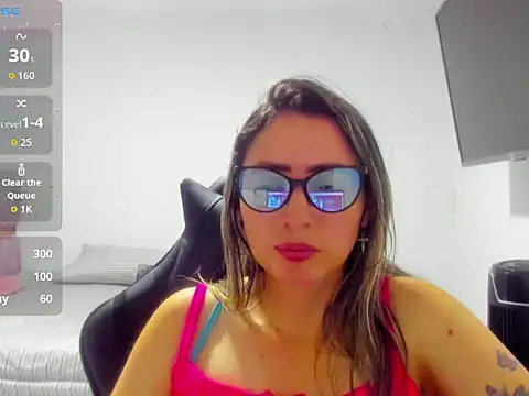 Snapshot of BellaTxM_ chatting on 04.13.26 BellaTxM online show from 04.13.26