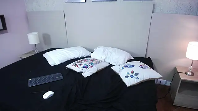 Camille n Shaggy online show from 04.11.26