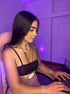 Snapshot of AMBERBUNNY_ chatting on 04.15.26 AMBERBUNNY online show from 04.15.26