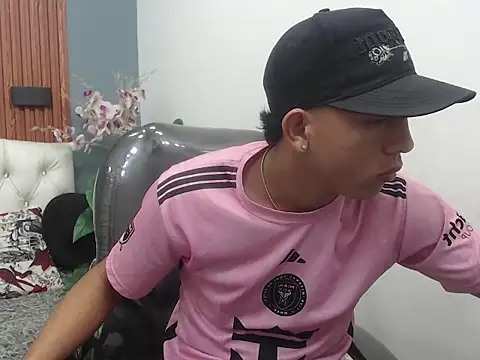 Alexander villa  online show from 04.16.26