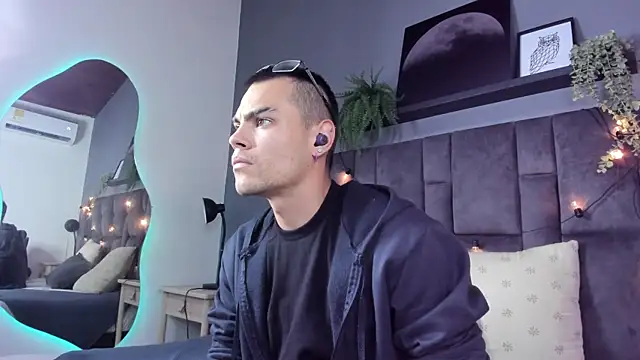 RomeoBoselli   online show from 04.14.26