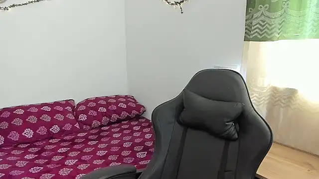  iamrousie  online show from 04.17.26