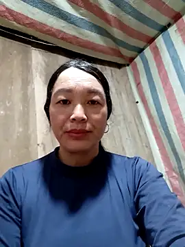 Snapshot of vanlucky2 chatting on 04.30.26 vanlucky2 online show from 04.30.26