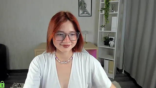 Lessi Panic online show from 06.22.26