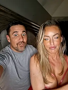 Snapshot of Farrah_Fantasy chatting on 04.14.26 Farrah Fantasy online show from 04.14.26