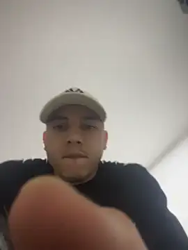 Max valiant online show from 04.15.26