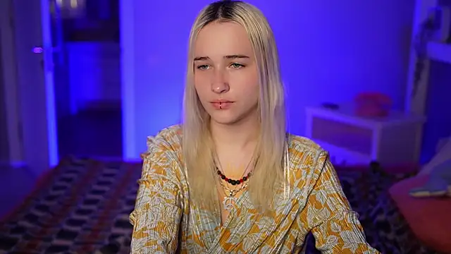 LilElfies online show from 04.15.26