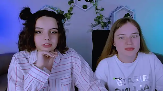 Snapshot of mia_mooon_ chatting on 07.28.26 mia mooon online show from 07.28.26