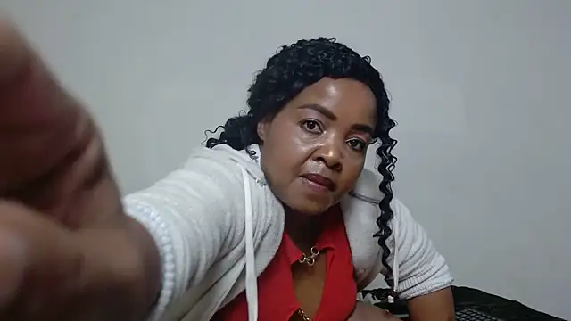 Snapshot of CaramelBaddie16 chatting on 06.18.26 CaramelBaddie16 online show from 06.18.26
