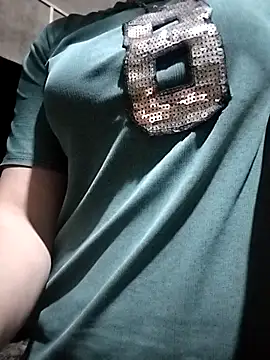 Snapshot of giahan1 chatting on 04.15.26 giahan1 online show from 04.15.26