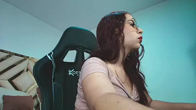 Sophia velvett online show from 04.16.26