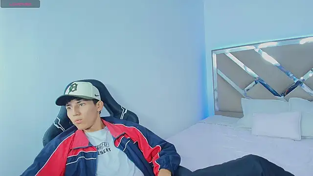 Valentino Rey online show from 04.16.26