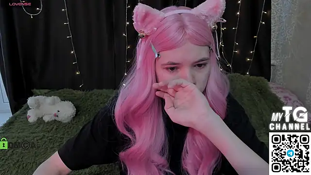 MisaRisaChan online show from 04.18.26