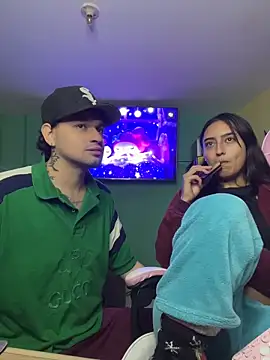 Snapshot of hotlatinocouple__ chatting on 06.19.26 hotlatinocouple online show from 06.19.26