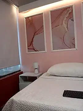 Taylor Marie  online show from 04.15.26