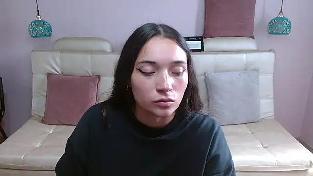 Marianne Cam online show from 05.04.26