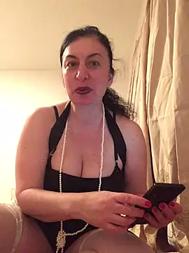 Snapshot of Lizzaa80 chatting on 04.27.26 Lizzaa80 online show from 04.27.26