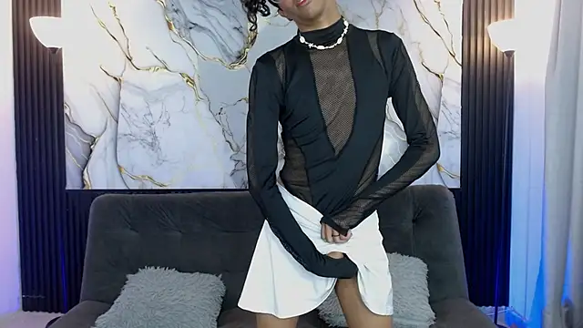 triiangel latinboy online show from 04.17.26