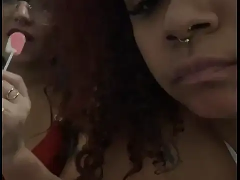 Snapshot of meninas_60 chatting on 04.10.26 meninas 60 online show from 04.10.26