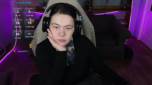 QwertyAnnie Lbo online show from 04.17.26