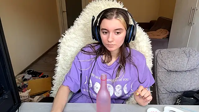 LueIvins online show from 04.14.26