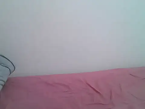 MsLaura24 online show from 04.12.26