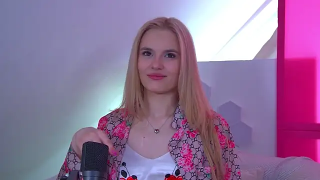 LeaLamour online show from 04.14.26