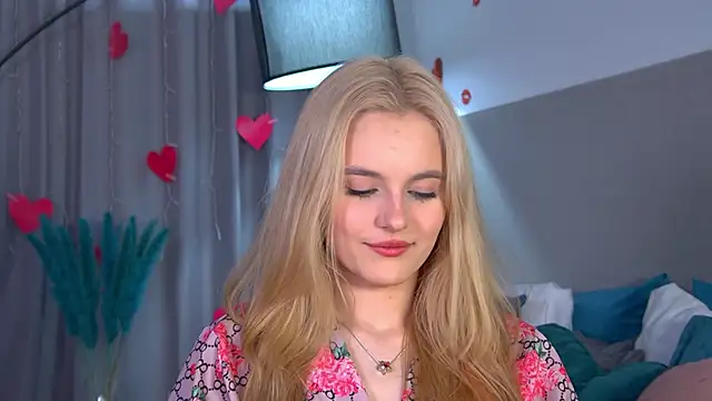 LeaLamour online show from 04.18.26