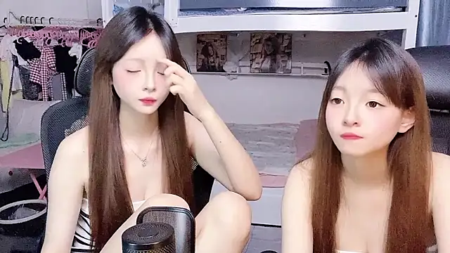 Snapshot of xiaoqiao-daqiao chatting on 04.15.26 xiaoqiao-daqiao online show from 04.15.26