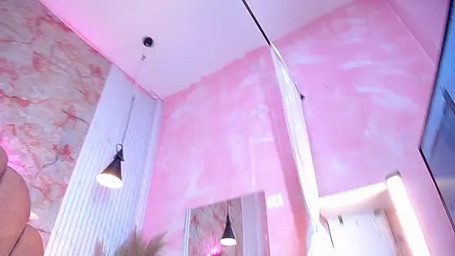 Madisson Roos online show from 04.13.26