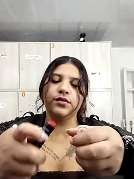 Snapshot of catalella_segura chatting on 06.20.26 catalella segura online show from 06.20.26