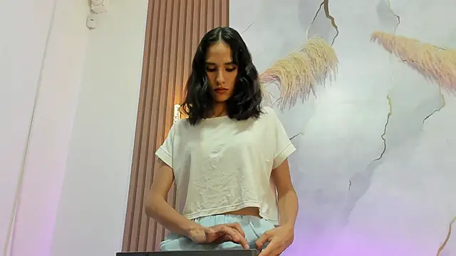 AntonellaRossi os online show from 04.15.26