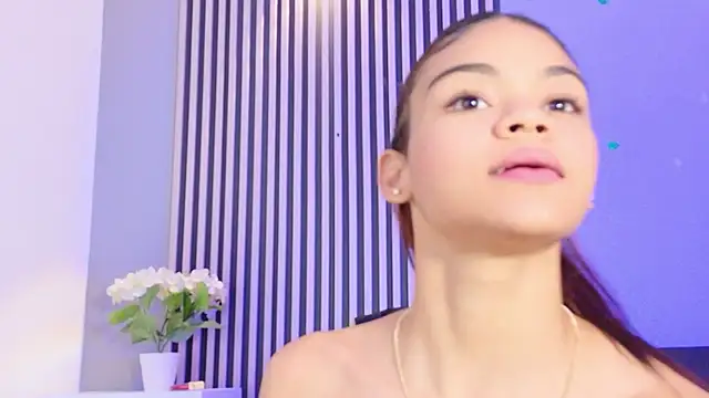 Anthonella smiith online show from 04.16.26