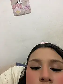 aleja-lopez online show from 04.16.26