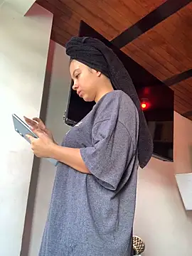 NefertitiXO online show from 06.18.26