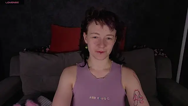 Snapshot of Ricki_Bloom chatting on 06.13.26 Ricki Bloom online show from 06.13.26