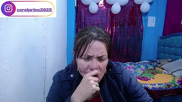 carolinhe26 online show from 04.17.26