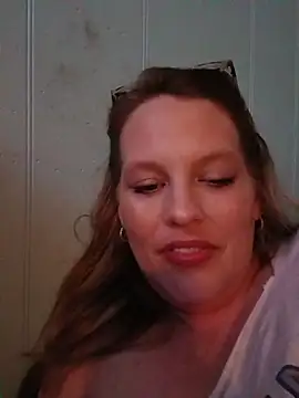 Snapshot of BOUNCYdddBRE chatting on 04.16.26 BOUNCYdddBRE online show from 04.16.26