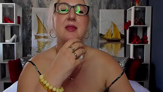 DianaFrances online show from 05.08.26