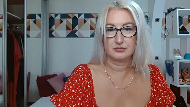 Snapshot of DianaFrances chatting on 07.18.26 DianaFrances online show from 07.18.26