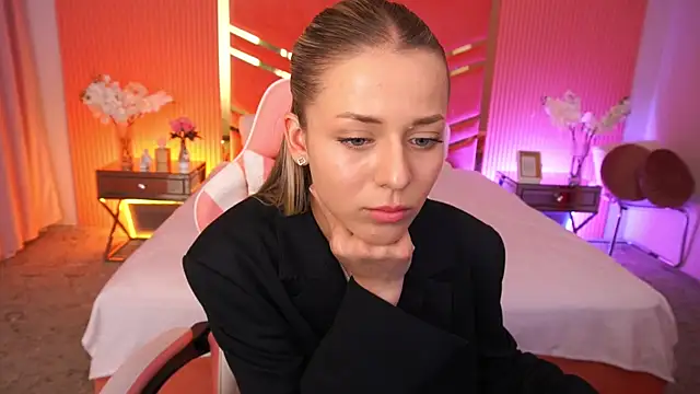 DoveLovee online show from 05.18.26