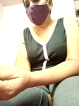 Snapshot of Tamilaunty35 chatting on 04.30.26 Tamilaunty35 online show from 04.30.26
