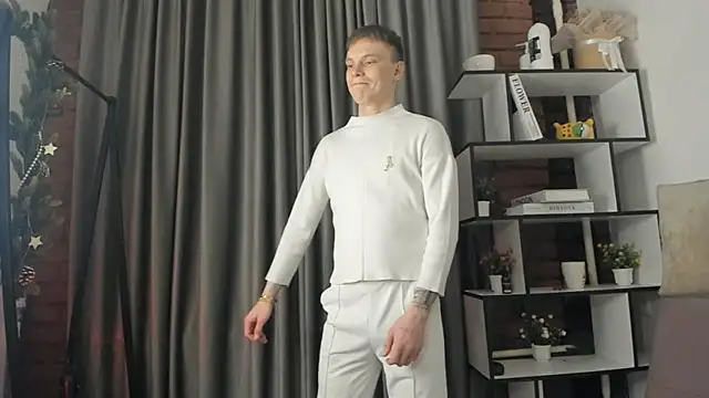 TwinkWhite online show from 04.15.26