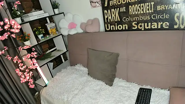 TwinkWhite online show from 05.31.26