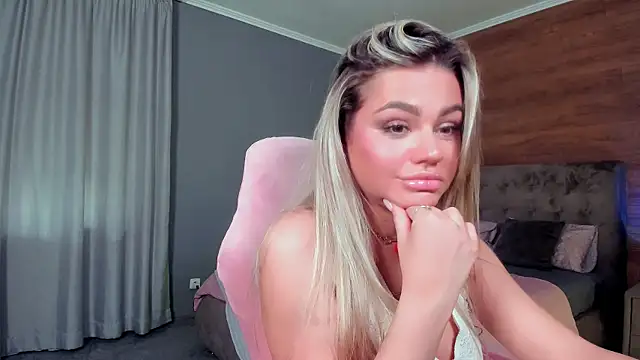 Snapshot of carry_radient chatting on 04.15.26 carry radient online show from 04.15.26