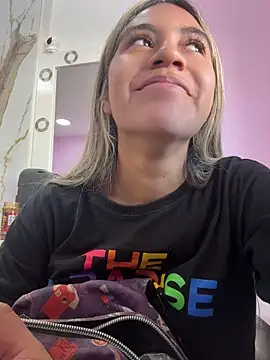 Kimmiebellarie online show from 04.25.26