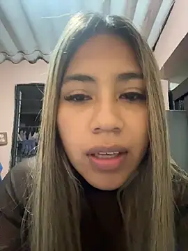 Snapshot of Kimmiebellarie chatting on 06.19.26 Kimmiebellarie online show from 06.19.26