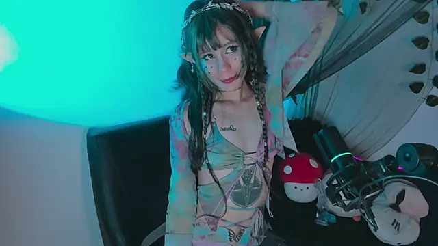 Lucy Jade online show from 04.14.26