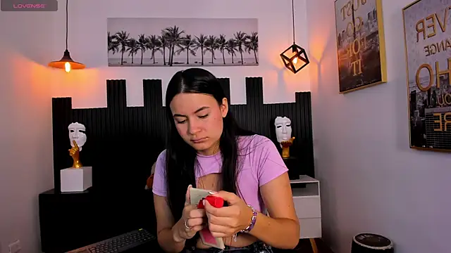 rosaleia  online show from 04.15.26